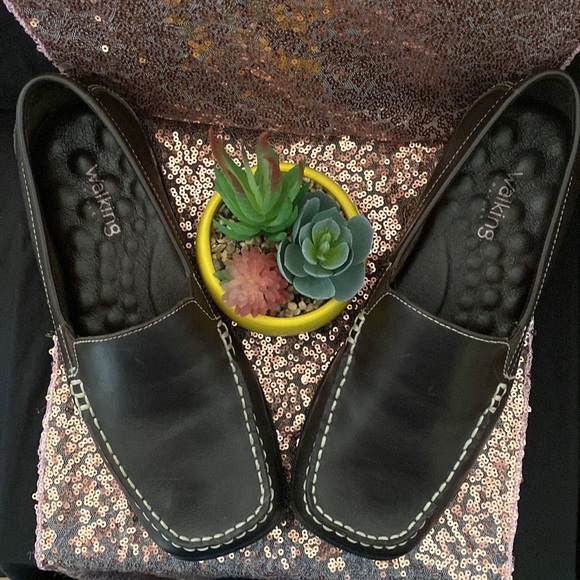 ☁️Comfortable yet stylish loafers by Walking Cradles - Picture 8 of 11